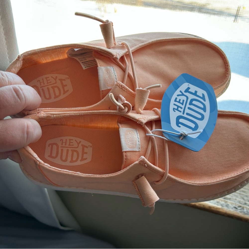 Hey Dude Women’s Size 7 NWT